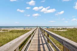 Oceanfront 3BR/2BA  Condo! Walk to Beach Bars, Restaurants, grocery and more! - Image 4