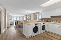 Oceanfront Luxury 3BR/2BA  End Unit with Pool, Fitness Room and Hot Tubs. - Image 3