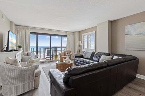 Oceanfront Luxury 3BR/2BA  End Unit with Pool, Fitness Room and Hot Tubs. - Image 1