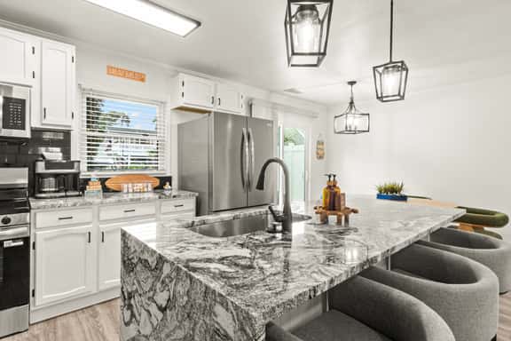 Private Home l 5 min Walk to Beach l 3BR l Pool - Image 1