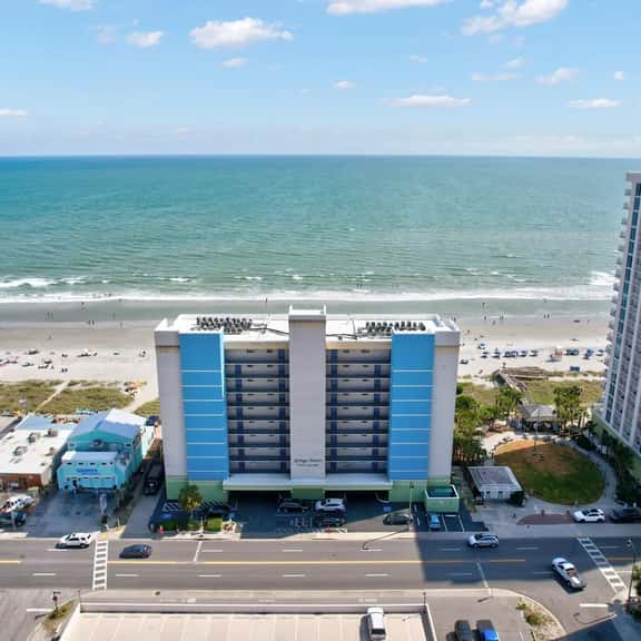 Oceanfront 3BR/2BA  Condo! Walk to Beach Bars, Restaurants, grocery and more! - Image 1