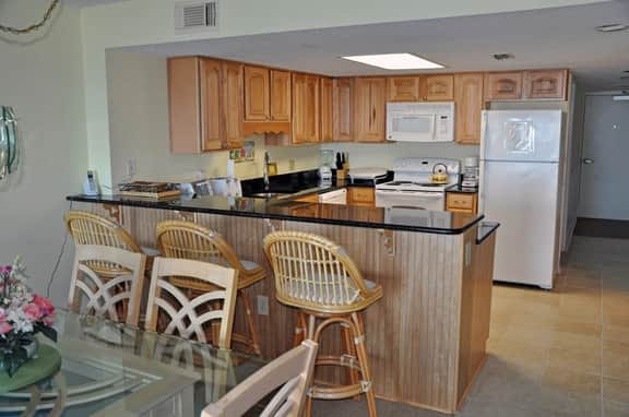 Oceanfront 3BR/2BA  Condo! Walk to Beach Bars, Restaurants, grocery and more! - Image 5