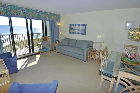 Oceanfront 3BR/2BA  Condo! Walk to Beach Bars, Restaurants, grocery and more! - Image 3