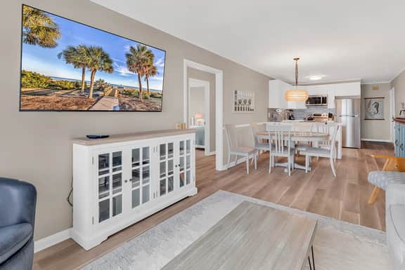 Newly Renovated Oceanfront 3BR | Top Floor - Image 2