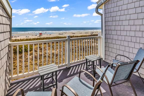 Newly Renovated Oceanfront 3BR | Top Floor - Image 4