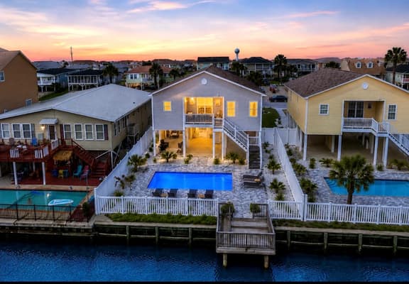 Waterfront l Private Pool l 3-Min Walk to Beach - Image 1