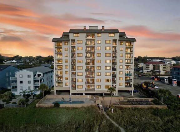 Xanadu III l Ocean front l 1BR Condo l Pool - Image 1