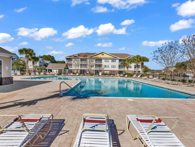 Yacht Club Villas